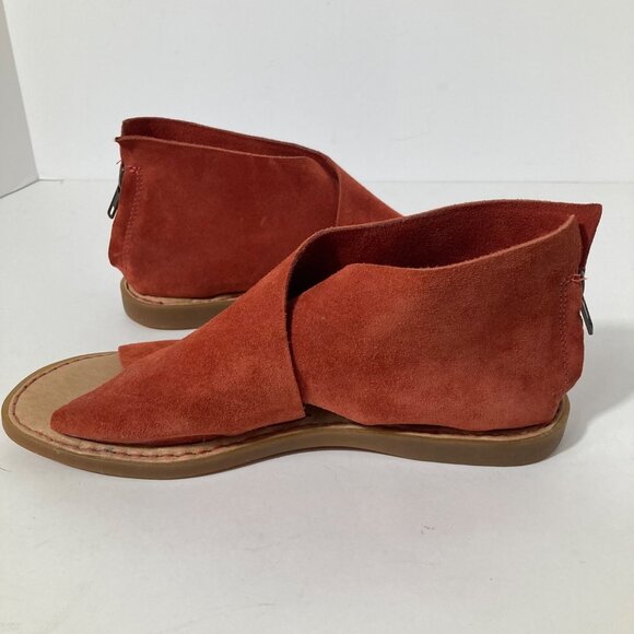 Womens Born IWA Suede Croosover Open Toe‎ Flat Sandals Rust 7 - Picture 2 of 10